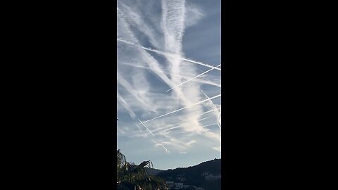 British man films geoengineering chemtrails in the sky