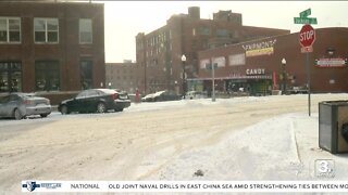 Omaha shoppers brave dangerous temperatures running errands before Christmas