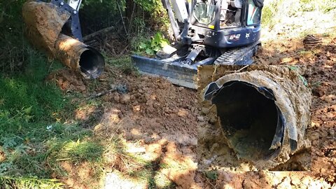 I RUINED MY OWN CULVERT PIPE! 2021 Bobcat e42 R series mini excavator Fixing destroyed culvert pipe