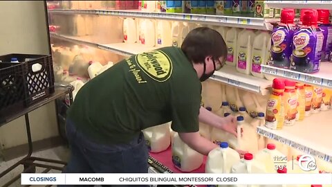 Stores become busy as metro Detroiters prepare for winter storm