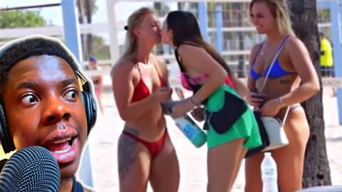 Girls Kissing Girls In Bikini's On Miami Beach!