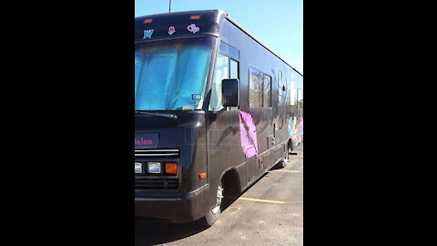Used Winnebago Brave Mobile Salon Truck | Refurbished Mobile Beauty Salon for Sale in Texas