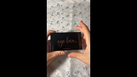 Dive in: Mesmerizing World of the Sephora Collection Eye Love Eyeshadow Palette in Medium Cool!🌟