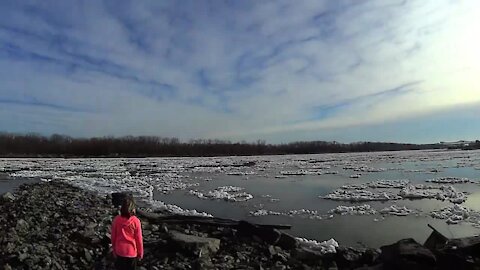 River Ice Berg Time Lapse ~ Cool