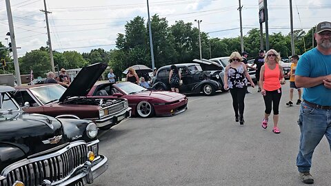 loud car at car show