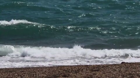 2 minutes of calm relaxation by the sea.