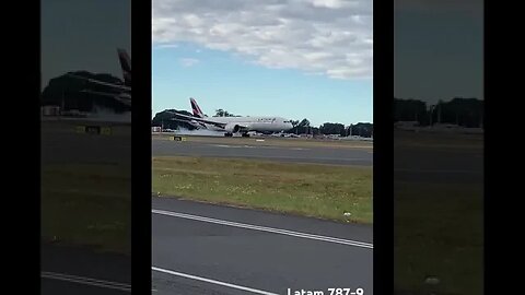 Watch Brand New Brazilian LATAM #B787 Landing #Aviation #Fly #AeroArduino