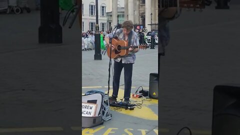 Andrew Duncan The singer from Scotland sings everything #busker