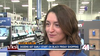 Shoppers seek bargains on Thanksgiving