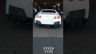 Crazy Nissan GTR R35 Pops and Bangs! Revving!