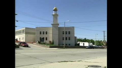 Muslim Center of Milwaukee reacts to 9-11 attacks (September 11, 2001)
