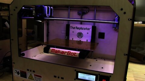 EEVblog #318 - Makerbot Replicator 3D Printer Unboxing & Review