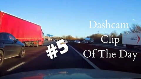 Dashcam Clip Of The Day #5 - World Dashcam - M25 Car Crash Side Swipe