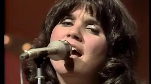 Linda Ronstadt - I Can't Help It If I'm Still In Love With You - 1975