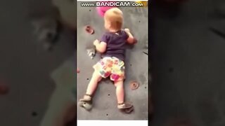 wait1minute - Toddler Climbs effortlessly