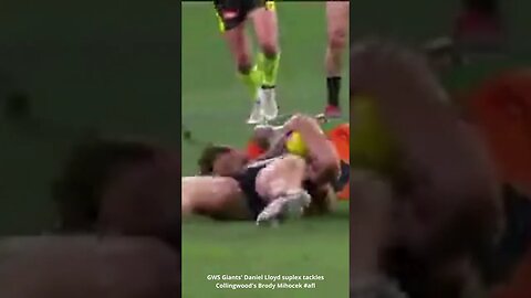 GWS Giants' Daniel Lloyd suplex tackles Collingwood's Brody Mihocek #shorts #afl #aflfinals