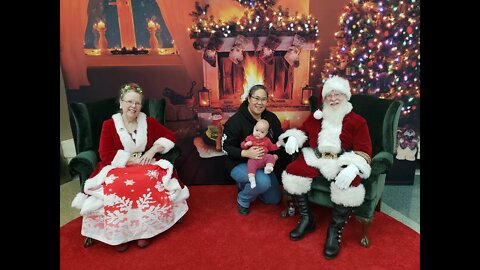 Visiting Santa at the National Museum of the Marine Corps