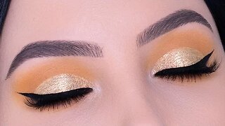 Golden Glitter Eye Makeup Look for The Holidays