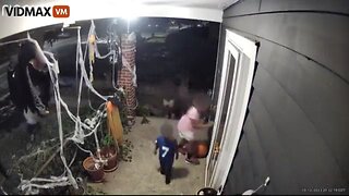 Ring Cam Footage Shows Parents Urging Little Kids To Rob Halloween Decorations From Porch