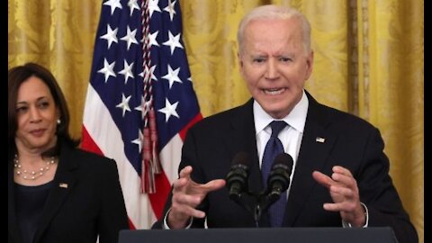 'Silver Alert': Joe Biden Mocked Online as He 'Gets Lost in Bushes' on Way to White House