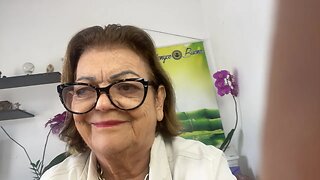 Helenyce Bueno está transmitindo ao vivo!