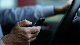 Arizona Governor Signs Bill To Ban Texting While Driving