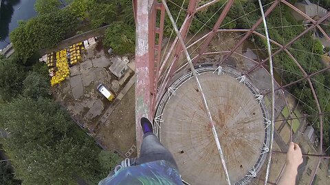 CLIMBING AN ABANDONED GAS TOWER IN LONDON!