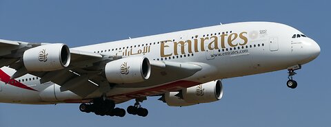 Emirates A 380 is spraying chemtrails