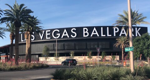 Businesses around new Las Vegas Aviators ballpark cash in