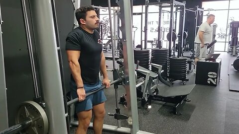 Smith Machine Shoulder Shrugs