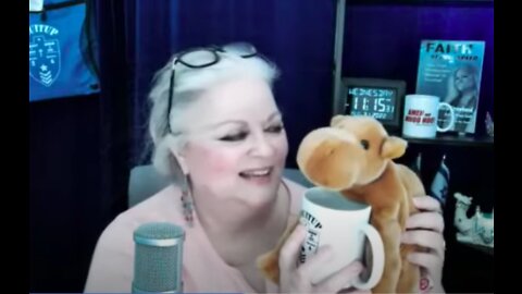 Q/A with Coach Annamarie - Faith Lane Live 8/31/22 Camel Day! Mail Call! Answering YOUR Questions!