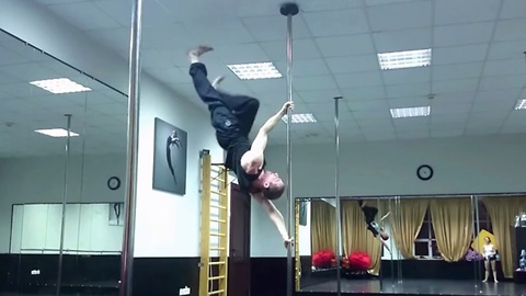 Den Romanov performs gravity-defying air walk