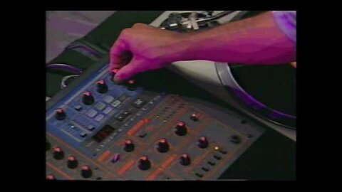 Roland DJ 2000 mixer Demonstration