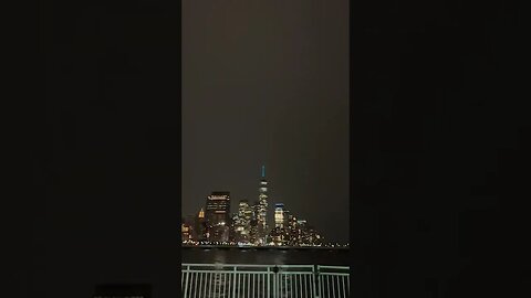 INCREDIBLE: Lightning Strikes One World Trade Center