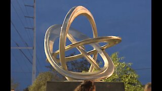 New sculpture unveiled in downtown Las Vegas