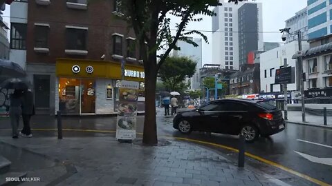 Super decompression videowalk in the city in the heavy rain look at the people around2 hours 6