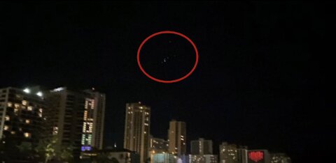 Mysterious lights in night sky baffle Hawaii residents