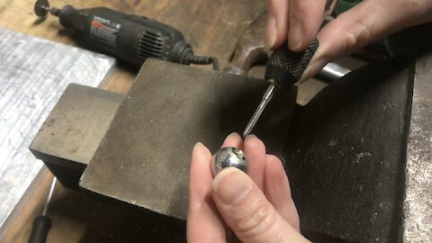 extracting “small” BROKEN bolts