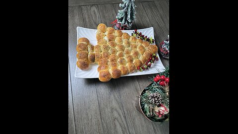 Pull Apart Bread Christmas Tree