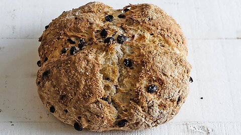 Homemade Irish Soda Bread with Raisins (Brown Bread)