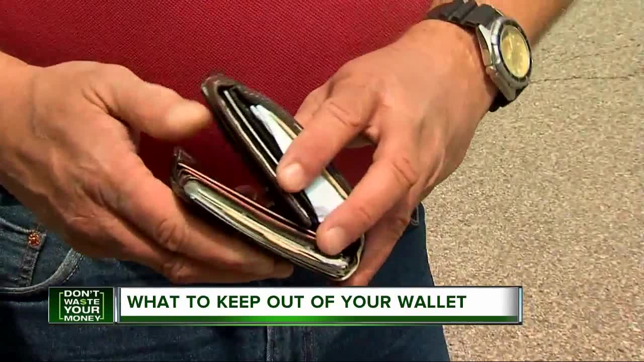7 things you should never carry in your wallet