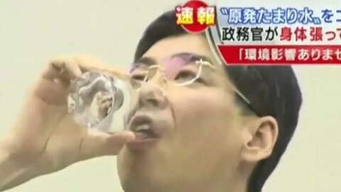 🔴 FUKUSHIMA - Un político japonés bebe agua radiactiva