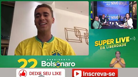 PRESIDENTE BOLSONARO RECEBE PRESENTES AO VIVO NA SUPER LIVE DA LIBERDADE PARTICIPAÇÃO DE NIKOLAS FE