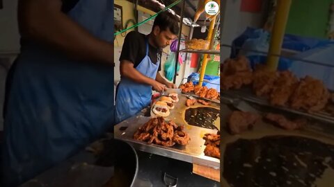 This Man is Making Extremely Tasty Chicken Burgers #chicken #pakistan #shorts
