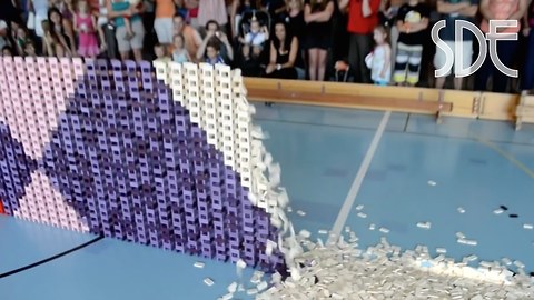 Wall with 41,680 Dominoes sets new World Record