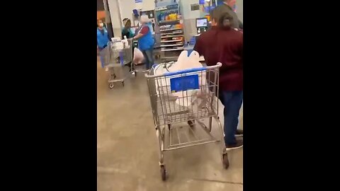 Black Woman Attacks White Female Worker In Grocery Store!