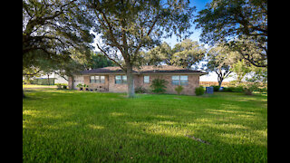Beautiful Country Home on 26 acres for sale, El Campo, TX