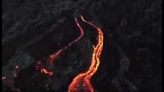 Kaunis dronella kuvattu video Kilauea-tulivuoresta Havaijilla