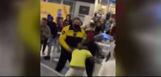 Fights break out after a large group of teenagers gather at Las Vegas mall