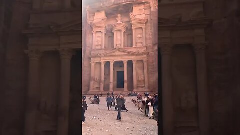 Exploring Jordan: World Wonder Petra #jordan #travel #petra #worldwonder